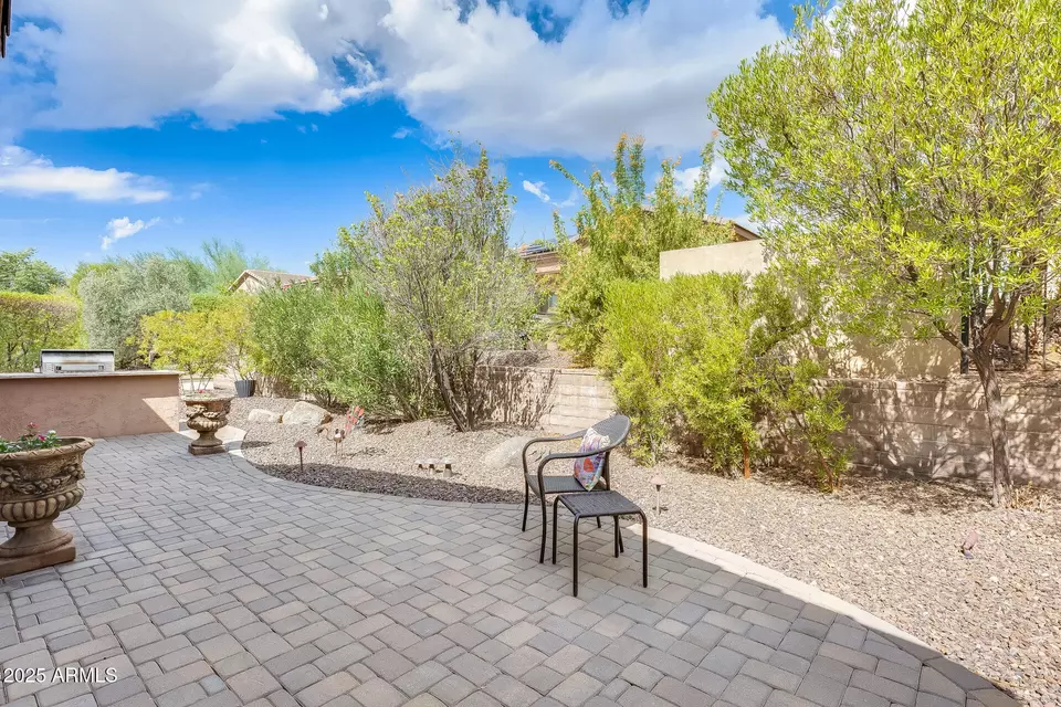Exterior - 12964 W Fossil Dr, Peoria, AZ 85383 photo 5 of 10