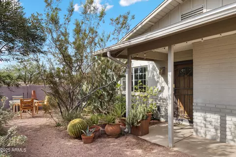 2618 S Country Club Way, Tempe, AZ 85282