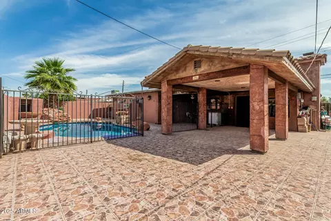 Exterior - 3812 W Thomas Rd, Phoenix, AZ 85019 photo 4 of 7