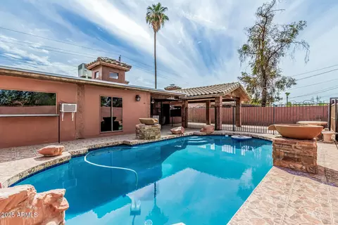 Exterior - 3812 W Thomas Rd, Phoenix, AZ 85019 photo 6 of 7
