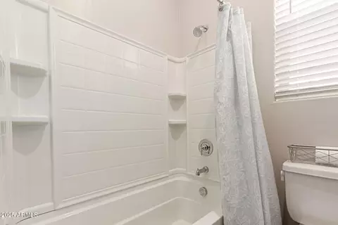 Bath - 2318 E Fandango Dr, Gilbert, AZ 85298 photo 4 of 4
