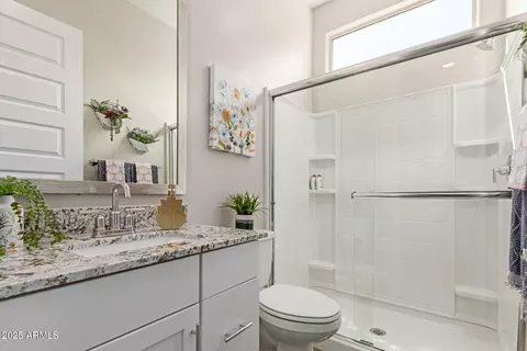 Bath - 2318 E Fandango Dr, Gilbert, AZ 85298 photo 2 of 4