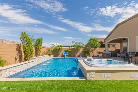 Exterior - 2318 E Fandango Dr, Gilbert, AZ 85298 photo 7 of 10