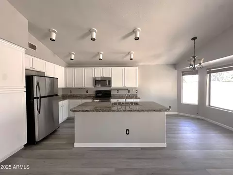1704 E Redfield Rd, Gilbert, AZ 85234 photo 3