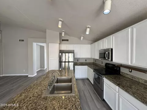 1704 E Redfield Rd, Gilbert, AZ 85234 photo 5