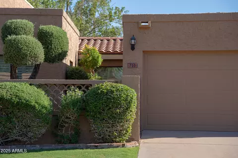 Exterior - 750 E Becker Ln, Phoenix, AZ 85020 photo 10 of 11