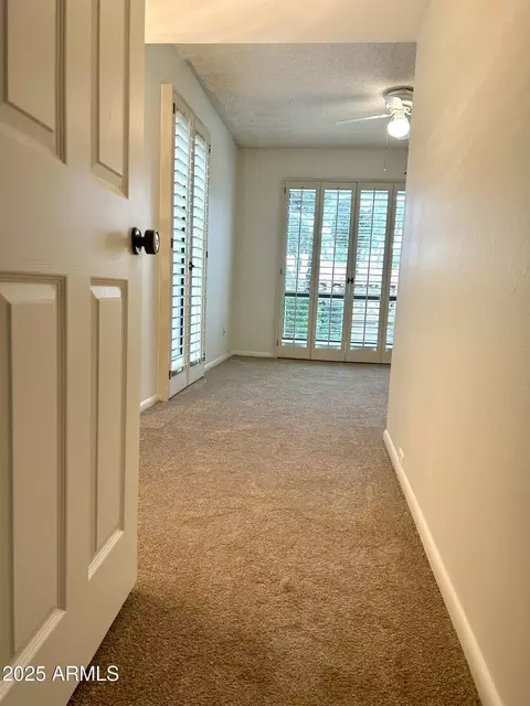 Entry Way - 750 E Becker Ln, Phoenix, AZ 85020 photo 2 of 2