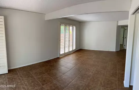 Living - 750 E Becker Ln, Phoenix, AZ 85020 photo 5 of 7