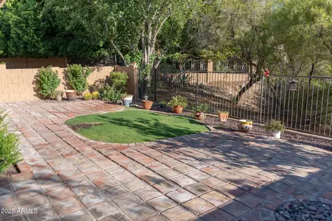 Exterior - 750 E Becker Ln, Phoenix, AZ 85020 photo 2 of 11