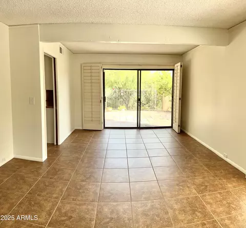 Living - 750 E Becker Ln, Phoenix, AZ 85020 photo 4 of 7