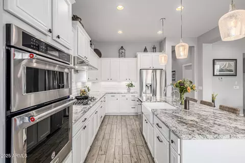 Kitchen - 10658 E Meseto Ave, Mesa, AZ 85209 photo 3 of 8