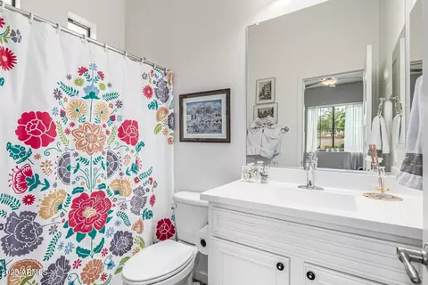 Bath - 10658 E Meseto Ave, Mesa, AZ 85209 photo 2 of 7