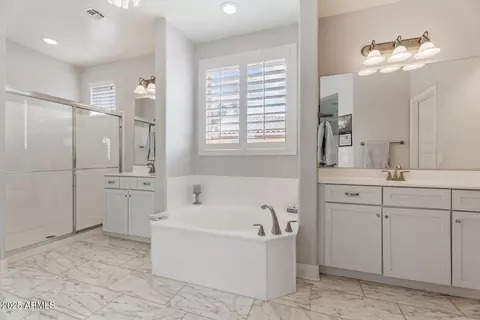 Bath - 2492 E Augusta Ave, Gilbert, AZ 85298 photo 2 of 4