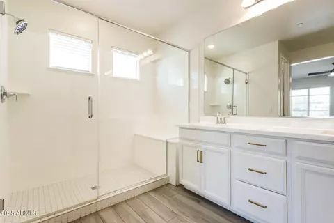 Bath - 1645 S Follett Way, Gilbert, AZ 85295 photo 1 of 3