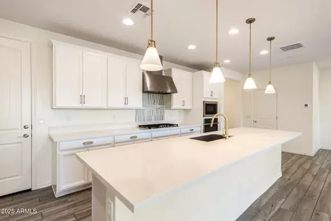 Kitchen - 1645 S Follett Way, Gilbert, AZ 85295 photo 2 of 3
