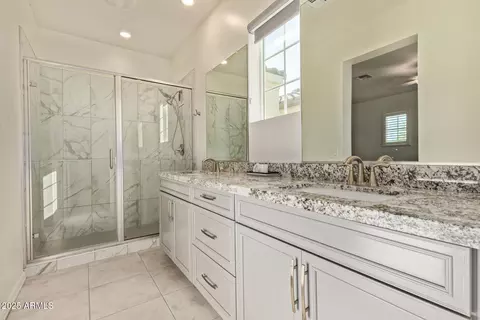Bath - 279 E Aster Dr, Chandler, AZ 85286 photo 2 of 3