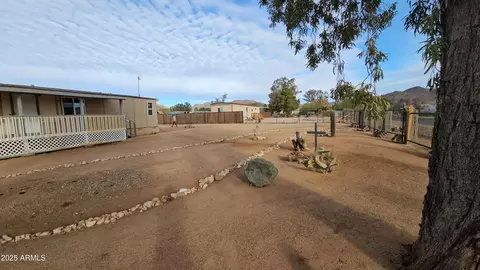 26700 S Grandview Dr, Congress, AZ 85332