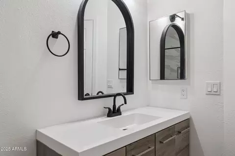 Bath - 4206 E Agave Rd, Phoenix, AZ 85044 photo 5 of 6