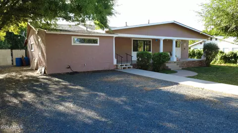 44 S 3rd St W, Snowflake, AZ 85937