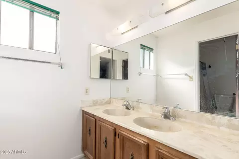 Bath - 470 W Rosal Ave, Apache Junction, AZ 85120 photo 1 of 4