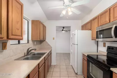 Kitchen - 470 W Rosal Ave, Apache Junction, AZ 85120 photo 1 of 2