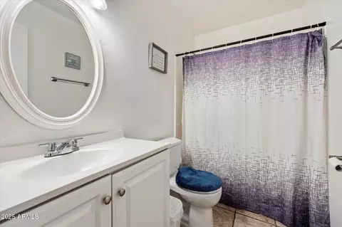 Bath - 1910 E Sandra Ter, Phoenix, AZ 85022 photo 2 of 2