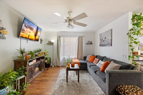 Living - 1910 E Sandra Ter, Phoenix, AZ 85022 photo 1 of 2