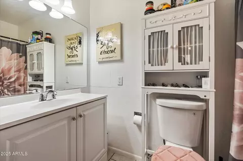 Bath - 1910 E Sandra Ter, Phoenix, AZ 85022 photo 1 of 2