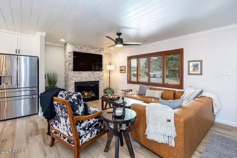 818 W Meade Ln, Flagstaff, AZ 86001