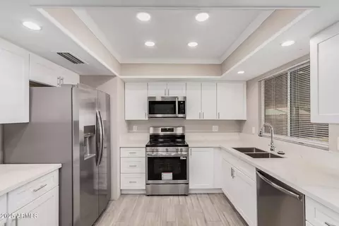 Kitchen - 3210 E Helena Dr, Phoenix, AZ 85032 photo 2 of 3