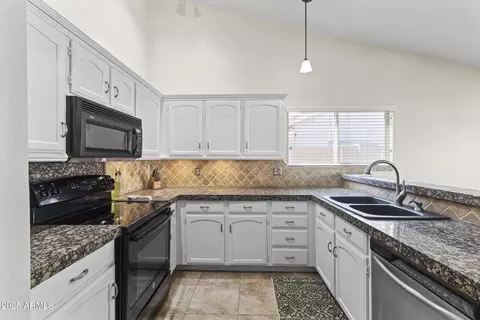 Kitchen - 5552 Enrose St, Mesa, AZ 85205 photo 3 of 5