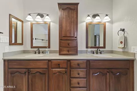 Bath - 5552 Enrose St, Mesa, AZ 85205 photo 4 of 4