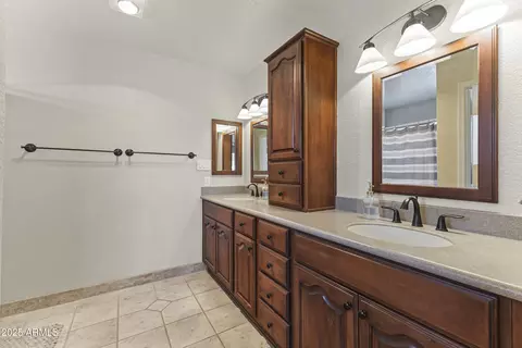 Bath - 5552 Enrose St, Mesa, AZ 85205 photo 2 of 4