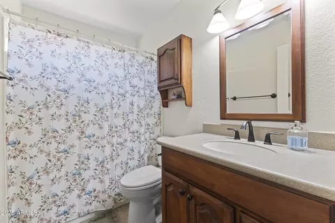 Bath - 5552 Enrose St, Mesa, AZ 85205 photo 1 of 4