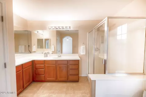 Bath - 3845 Edna Dr, Gilbert, AZ 85296 photo 3 of 4