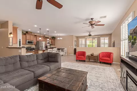 2189 W Mila Way, San Tan Valley, AZ 85142
