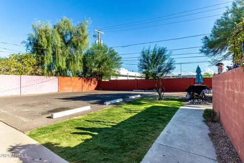Exterior - 321 E Carol Ave, Phoenix, AZ 85020 photo 5 of 8