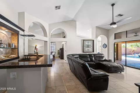 1032 S Copper Key Ct, Gilbert, AZ 85233 photo 17