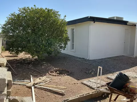 Exterior - 2515 E Claire Dr, Phoenix, AZ 85032 photo 5 of 9