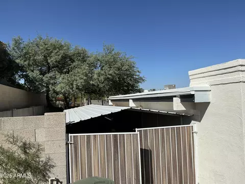 Exterior - 2515 E Claire Dr, Phoenix, AZ 85032 photo 7 of 9