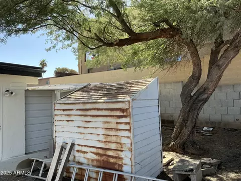Exterior - 2515 E Claire Dr, Phoenix, AZ 85032 photo 6 of 9