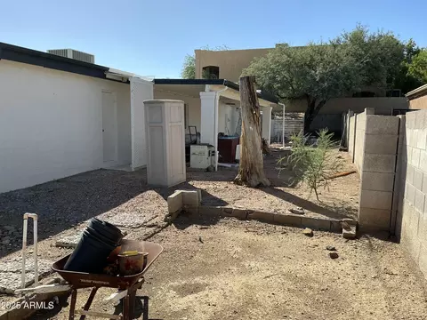 Exterior - 2515 E Claire Dr, Phoenix, AZ 85032 photo 8 of 9
