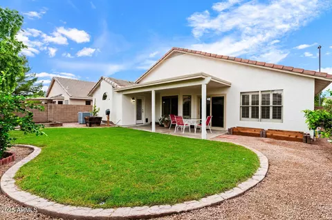 Exterior - 2243 E Willow Wick Rd, Gilbert, AZ 85296 photo 2 of 3