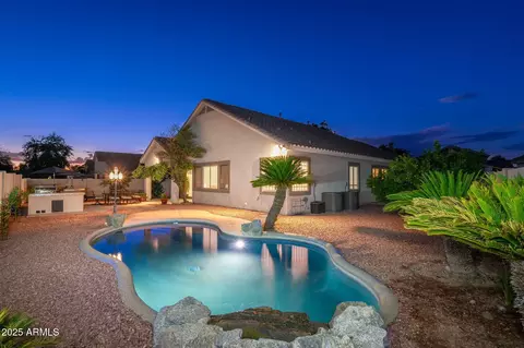 8809 W Hayward Ave, Glendale, AZ 85305