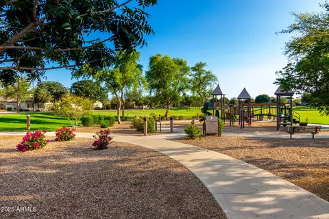 View/Area - 4251 E Sundance Ave, Gilbert, AZ 85297 photo 7 of 14