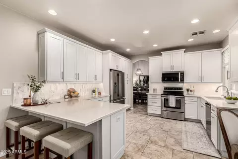Kitchen - 3877 S Seton Ave, Gilbert, AZ 85297 photo 2 of 5