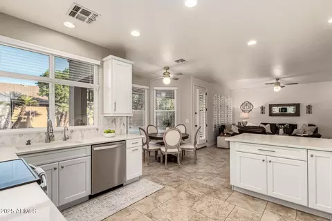 Kitchen - 3877 S Seton Ave, Gilbert, AZ 85297 photo 5 of 5