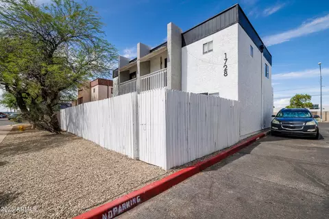 1728 E Pepper Cir, Mesa, AZ 85203