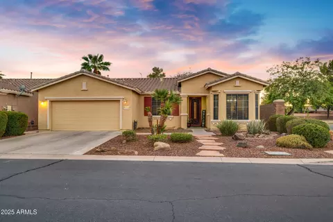 20190 N Big Dipper Dr, Maricopa, AZ 85138