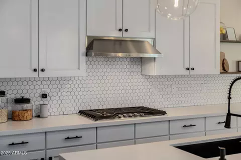 Kitchen - 7622 E Knoll St, Mesa, AZ 85207 photo 5 of 9